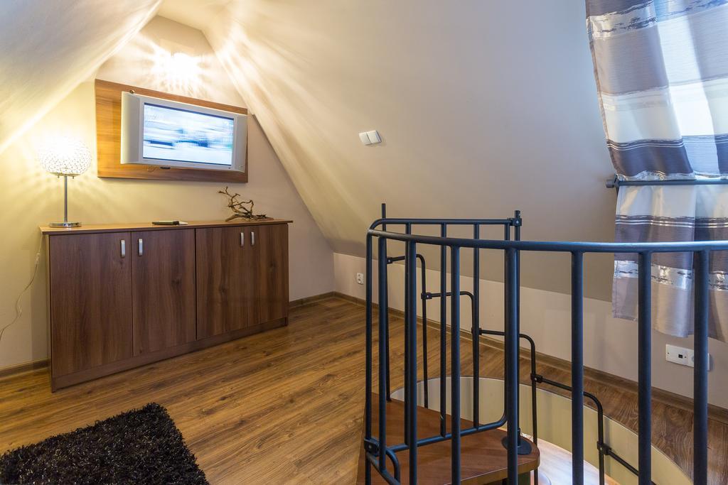 Apartament Stroma 4 *
