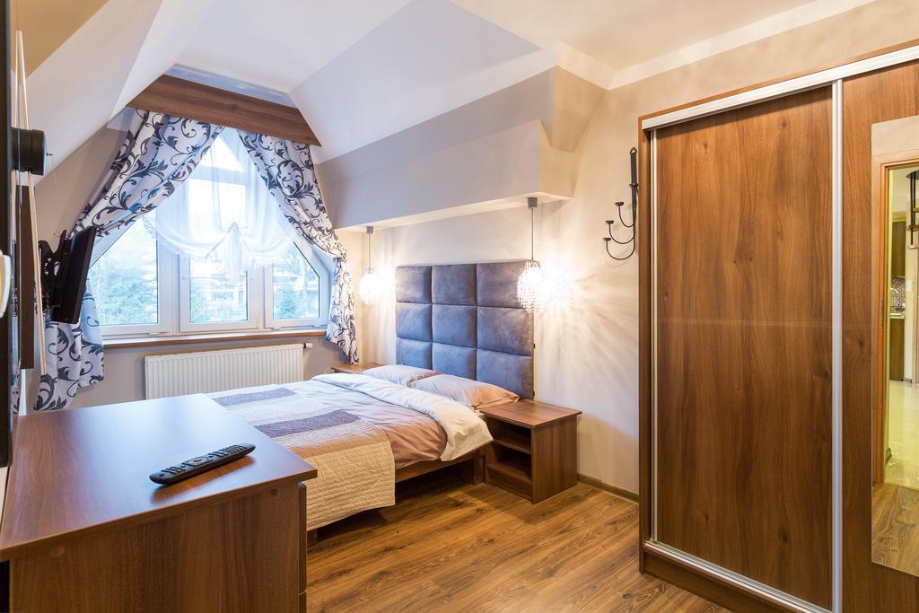Apartament Stroma 4 *