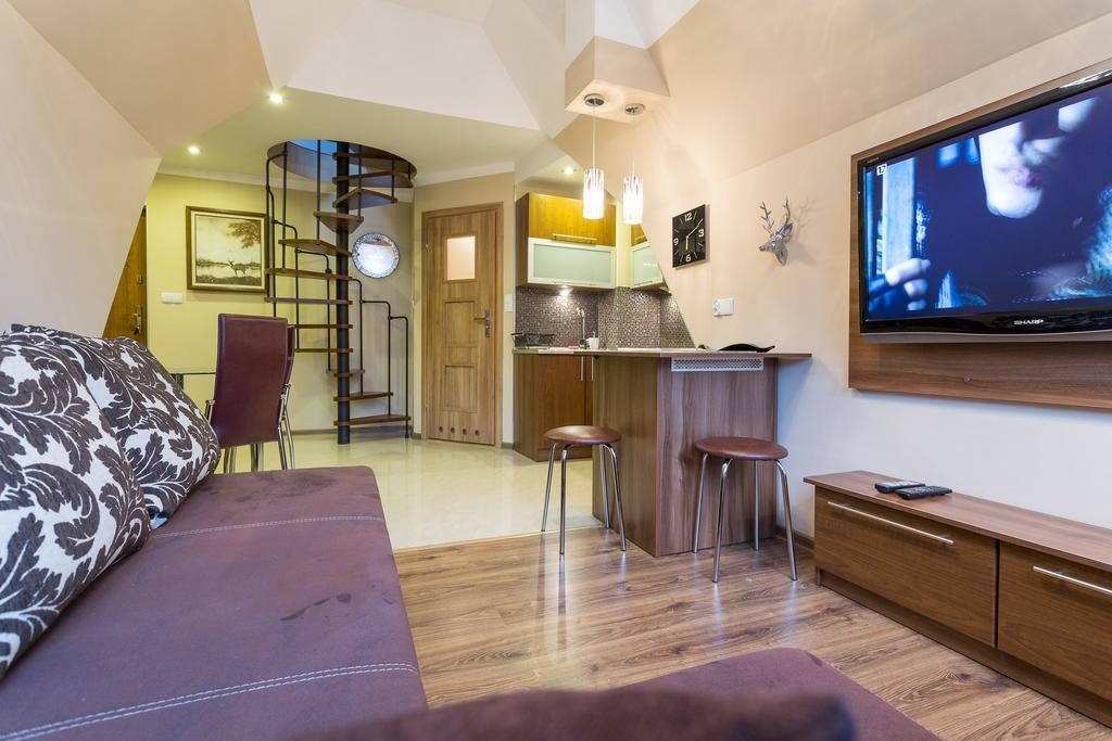 Apartament Stroma 4 *